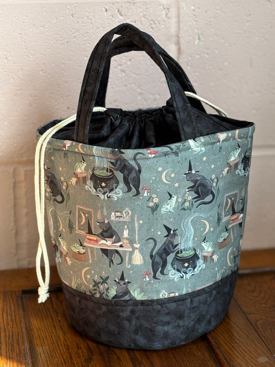 Bucket Bag - Large - Witchy Cats