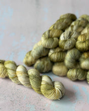Load image into Gallery viewer, Herbaceous - Various Bases
