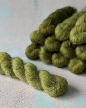 Load image into Gallery viewer, Moss - Various Bases
